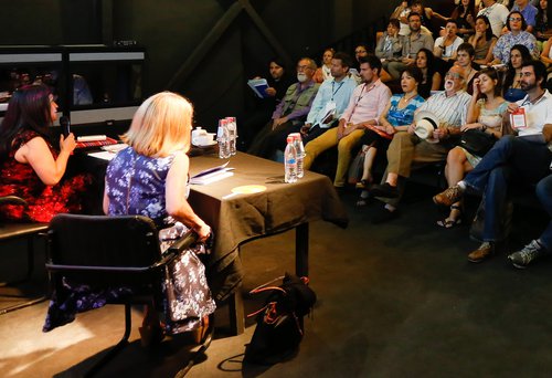 Danilo Santos en un conversatorio de Platea15